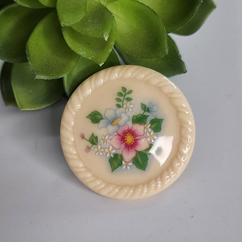 🌻3 for $18 Vintage Ceramic Flower Avon Brooch Pin